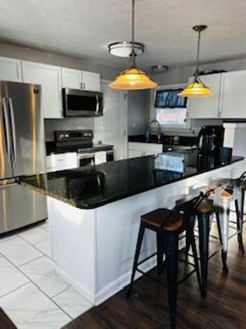 128 Ravenwood Dr, Springfield, OH, 45504-3325 | Card Image