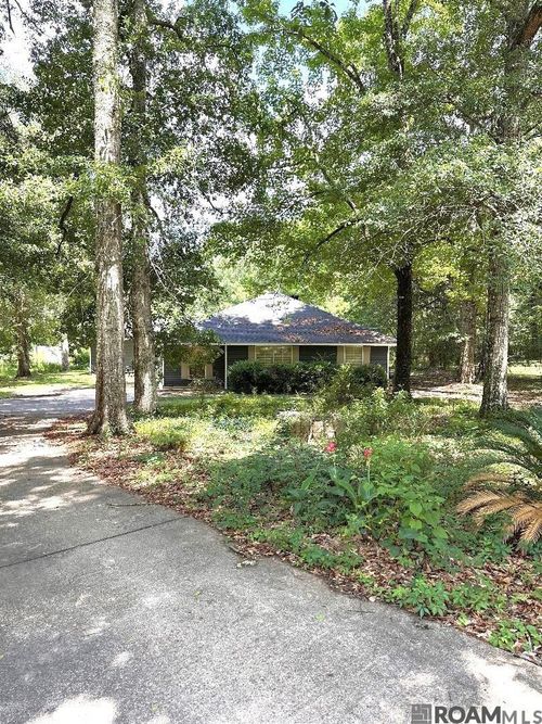 8081 Raleigh Dr, Ethel, LA, 70730-3813 | Card Image