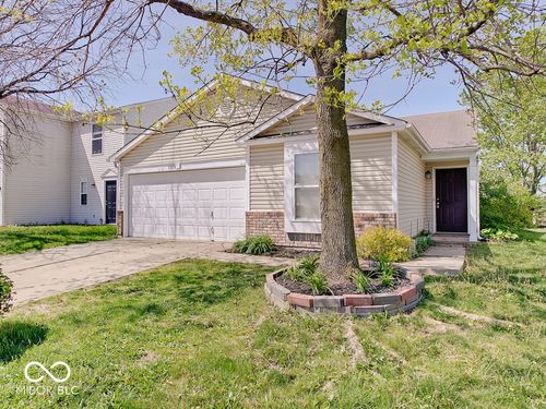 2372 Summerwood Ln, Greenwood, IN, 46143-7351 | Card Image