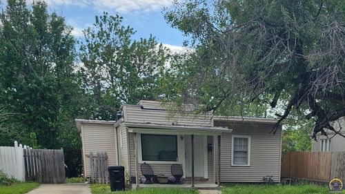 922 Sw Cambridge Ave, Topeka, KS, 66606-2018 | Card Image