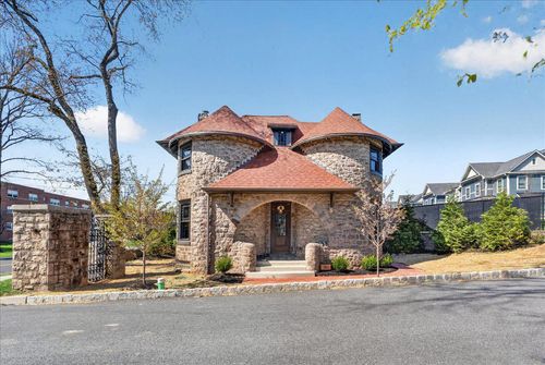 701 S Bethlehem Pike, AMBLER, PA, 19002-5818 | Card Image