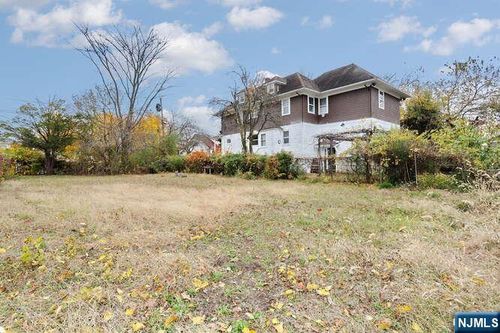 75 Cleveland St, Hackensack, NJ, 07601-3938 | Card Image