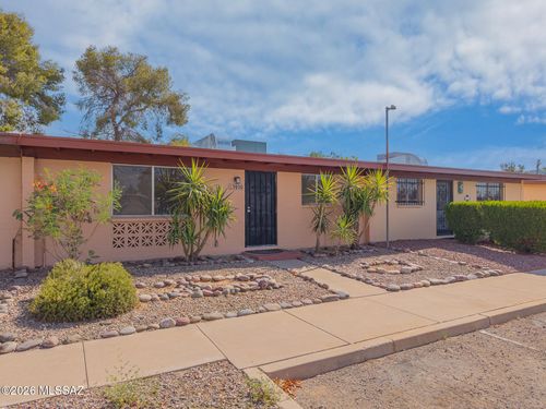 3930 N Pomona Rd, Tucson, AZ, 85705-2468 | Card Image