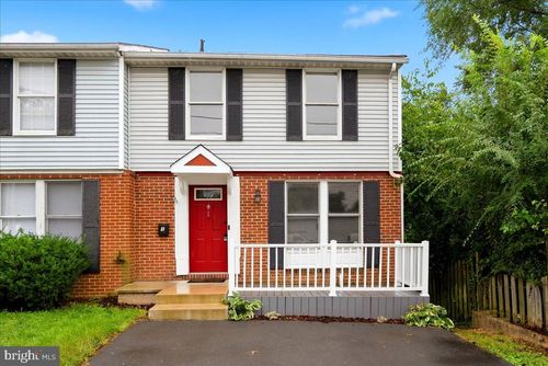 1 E Hart St, WINCHESTER, VA, 22601-4564 | Card Image