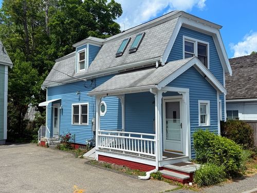 90 Belknap St, Concord, MA, 01742-2302 | Card Image