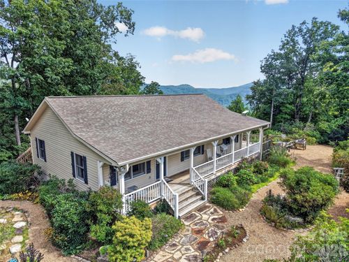 50 Autumn View Dr, Hendersonville, NC, 28792-8689 | Card Image
