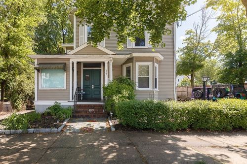 apt-2-327 Lafayette St, Salem, MA, 01970-5487 | Card Image