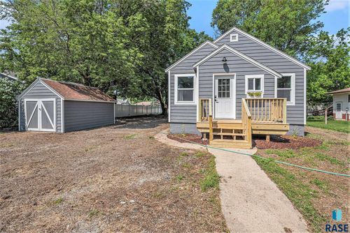 309 S Wipf St, Freeman, SD, 57029-2011 | Card Image