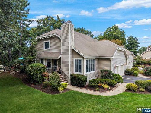 32 Greenup Ct, Wayne, NJ, 07470-2480 | Card Image