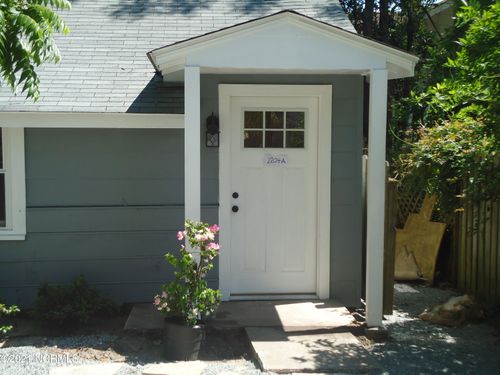 b-2204 Princess Place Dr, Wilmington, NC, 28405-2734 | Card Image