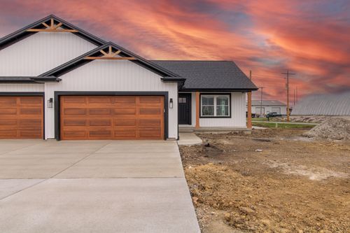 302 S Grove St, Lexington, IL, 61753-1102 | Card Image