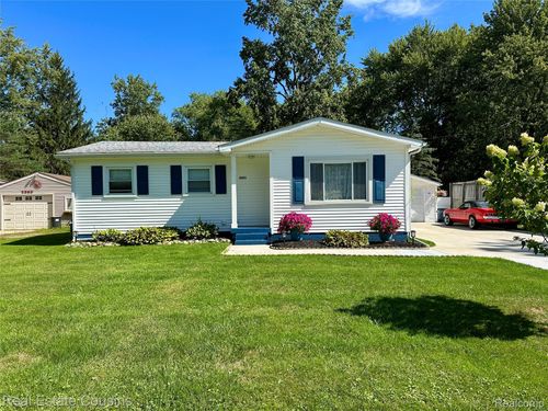 2391 Cheryl Ann Dr, Burton, MI, 48519-1327 | Card Image