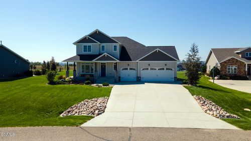 7522 Mulligan Way, Bismarck, ND, 58503-5633 | Card Image