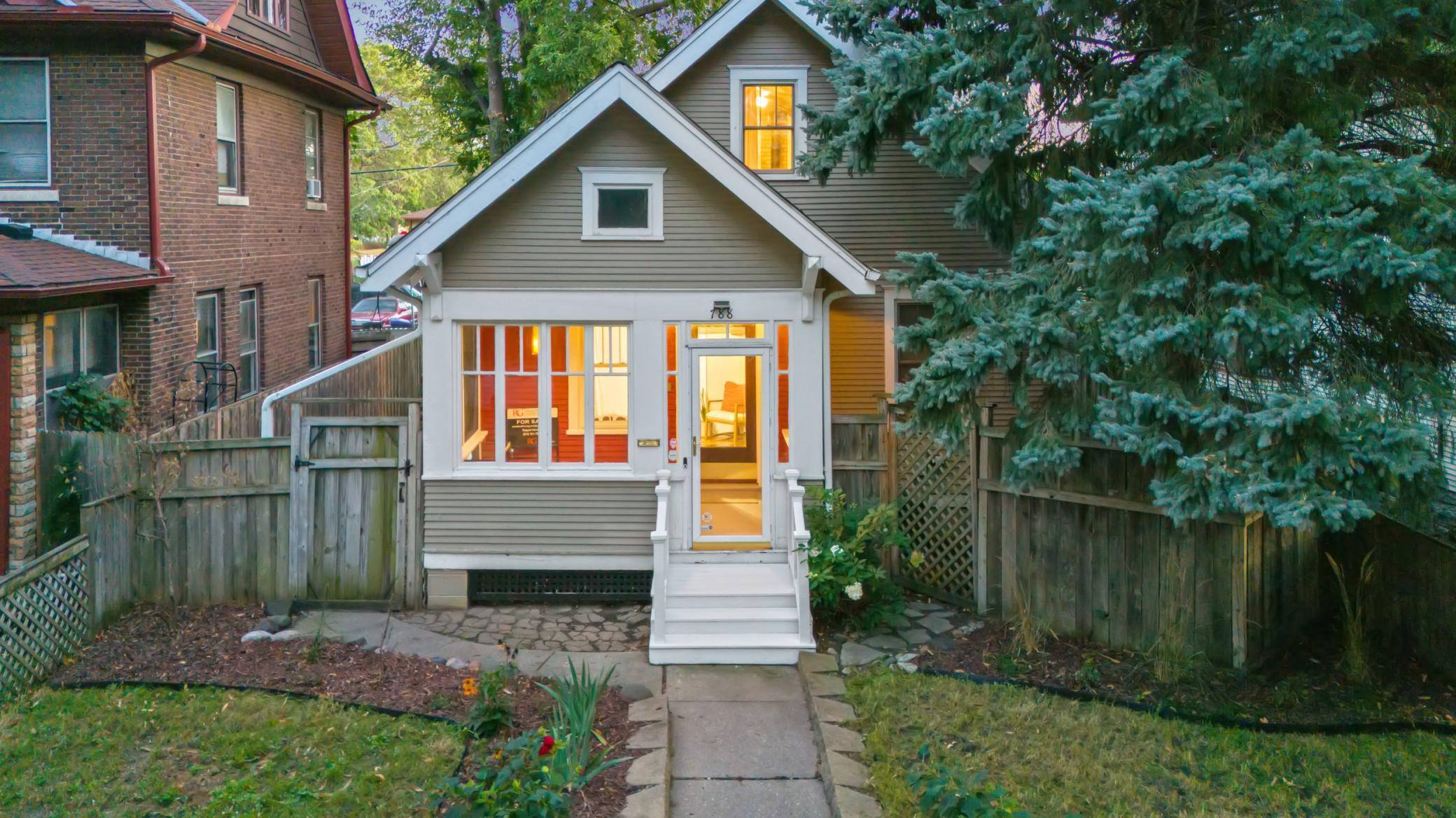 Fuller Ave, Saint Paul, MN 55104
