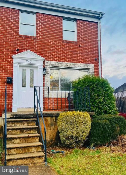 747 Seawall Rd, ESSEX, MD, 21221-3940 | Card Image