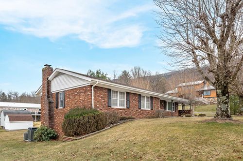 621 Robin St, Bluefield, VA, 24605-9416 | Card Image