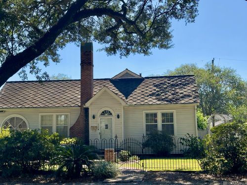 557 Avenue C, Port Allen, LA, 70767-3037 | Card Image