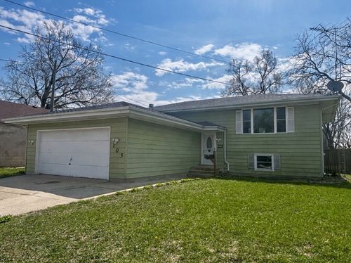 105 W Oak St, Coal City, IL, 60416-1555 | Card Image