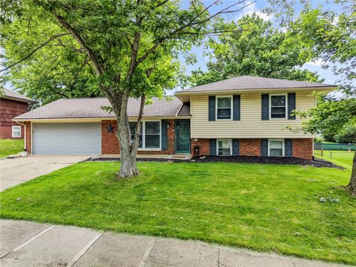 130 Teakwood Lane, Springboro, OH, 45066 | Card Image