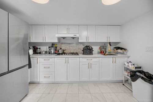 bsmt-38XX 20th Street, Vancouver, BC, V6S1G2 | Card Image