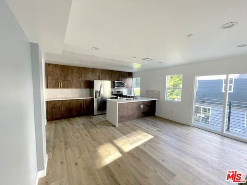 1554 Winona Blvd, Los Angeles, CA, 90027-5013 | Card Image