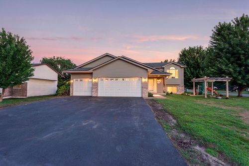 2033 Joes Lake Rd Se, Cambridge, MN, 55008-8059 | Card Image