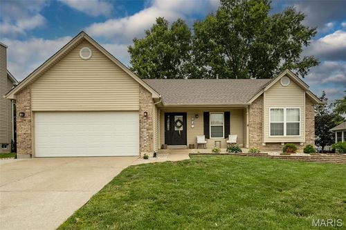 512 Brookneal Dr, Saint Charles, MO, 63304-1060 | Card Image