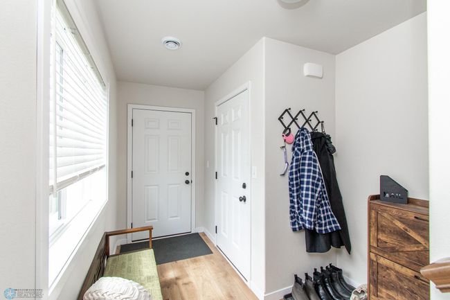 Entry | Image 6