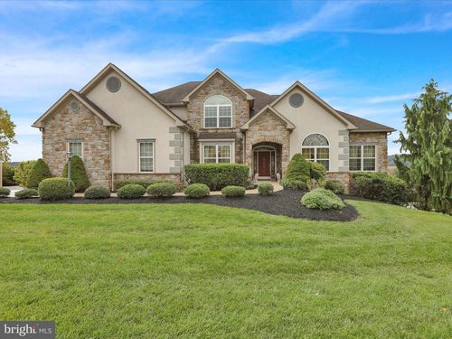 996 Baywood Ave, Wernersville, PA, 19565-1327 | Card Image