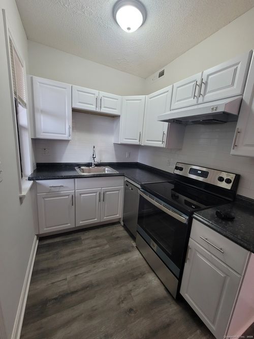 apt-b-21 Harrison Pl, Hartford, CT, 06112-2180 | Card Image