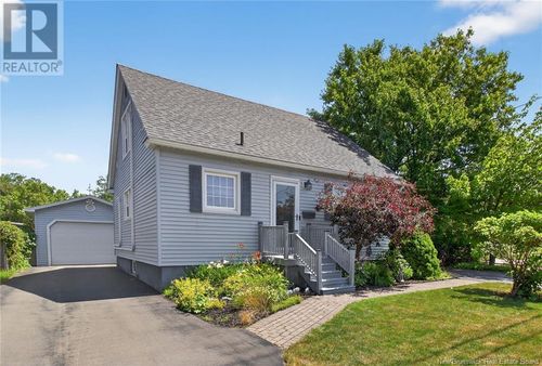 230 Cleveland Ave, Riverview, NB, E1B1Y1 | Card Image