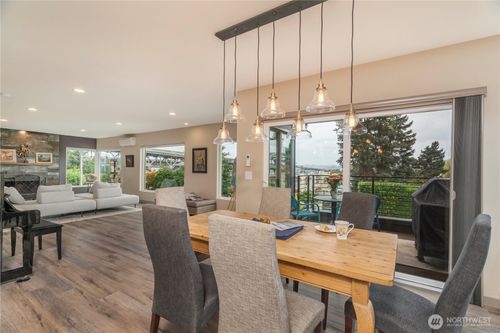 1420 36th Ave S, Seattle, WA, 98144-4007 | Card Image