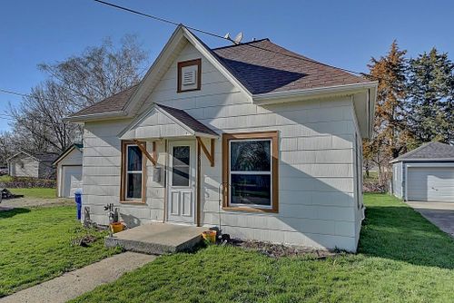 311 Ne 2nd Street, Oelwein, IA, 50662 | Card Image