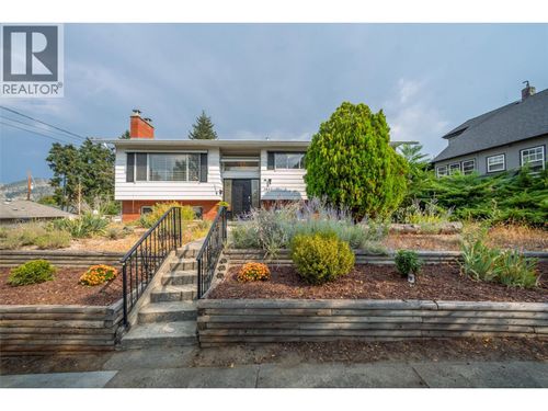 1463 Braemar St, Kelowna, BC, V1Y3X4 | Card Image