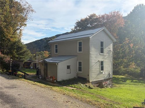 137 Watson Ave, Rockland Twp, PA, 16374 | Card Image