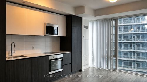 8 Widmer St, Toronto, ON, M5V0W6 | Card Image