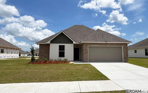 1422 Marshland Ave, Gonzales, LA, 70737-4076 | Card Image