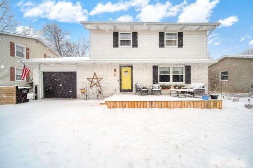 1042 Oram Dr, Adrian, MI, 49221-3252 | Card Image