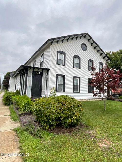 212 South St, Pittsfield, MA, 01201 | Card Image