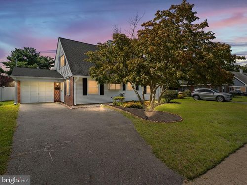 43 Beaverdale Ln, Willingboro, NJ, 08046-1611 | Card Image