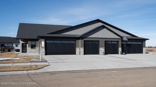 1109 Chippewa Loop Ne, Mandan, ND, 58554 | Card Image