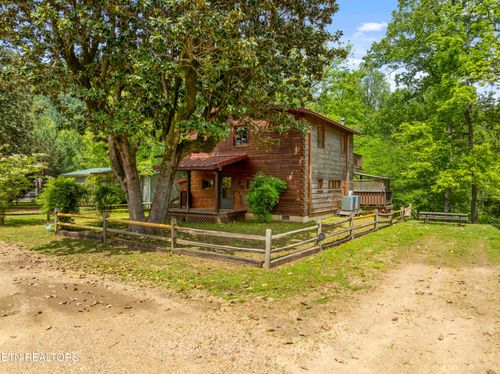 8513 State Highway 73, Townsend, TN, 37882-4310 | Card Image