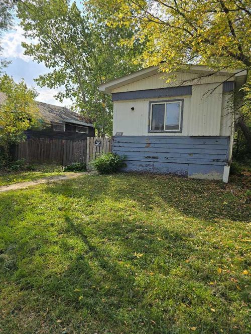 {{alt}} | Card Image