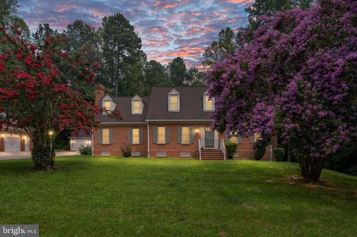 120 Lacy Ln, Bowling Green, VA, 22427-9309 | Card Image