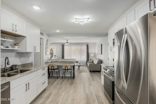 9918 W Willow Creek Cir, Sun City, AZ, 85373-1129 | Card Image