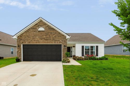 8240 Ambrosia Ln, Pendleton, IN, 46064-1372 | Card Image