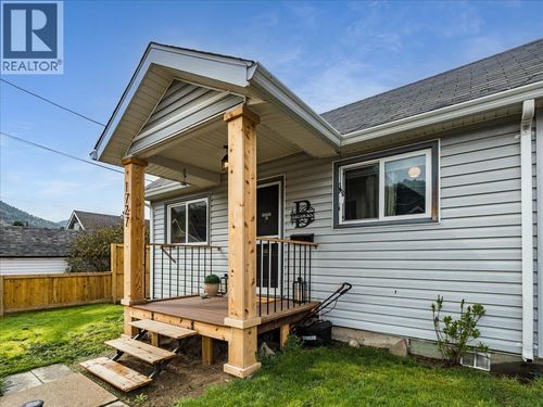 1727 Circle Street, Trail, BC, V1R1W8 | Card Image