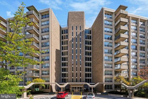 w-816-1001 City Ave, WYNNEWOOD, PA, 19096-3902 | Card Image