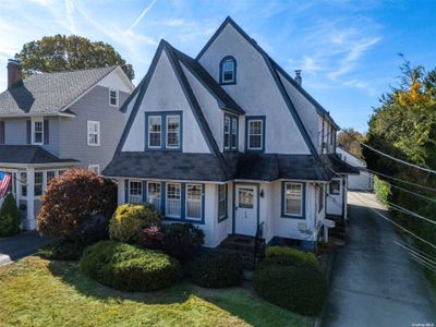 160 S Centre Avenue, Home with 5 bedrooms, 3 bathrooms and null parking in Rockville Centre NY | Image 1