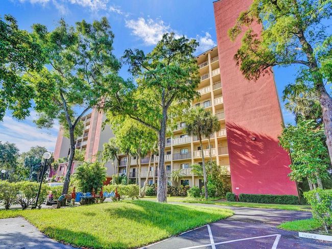 APT-601 - 2200 S Cypress Bend Dr, Condo with 2 bedrooms, 2 bathrooms and null parking in Pompano Beach FL | Image 25